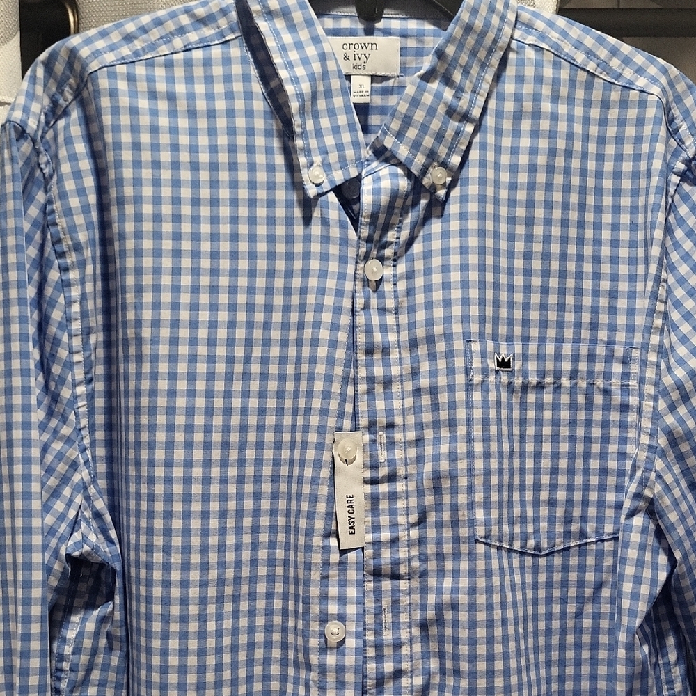 Crown & Ivy Blue and White Casual Button Down Shirt